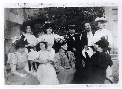 Portrait de groupe avec Stéphane Mallarmé (1842-98), été ou automne 1896 - French Photographer